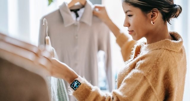 How To Become a Fashion Buyer